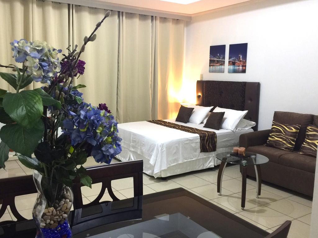 Mch Suites At Robinson'S Place Residences Manila Zewnętrze zdjęcie